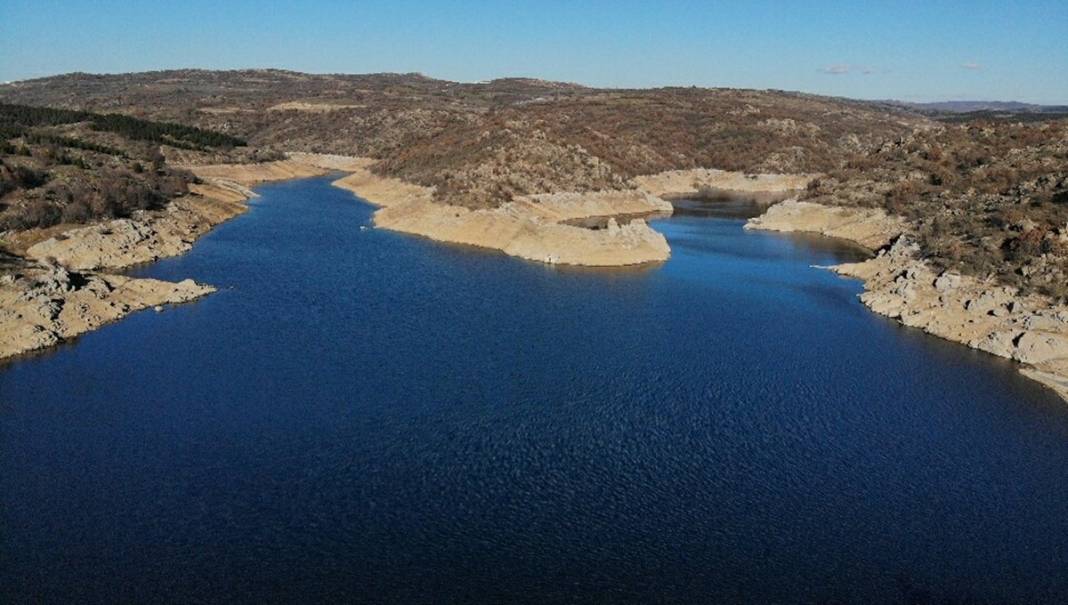 Görenler şaşkına döndü! Önceden tekneler yüzüyordu, şimdi insanlar yürüyor 9